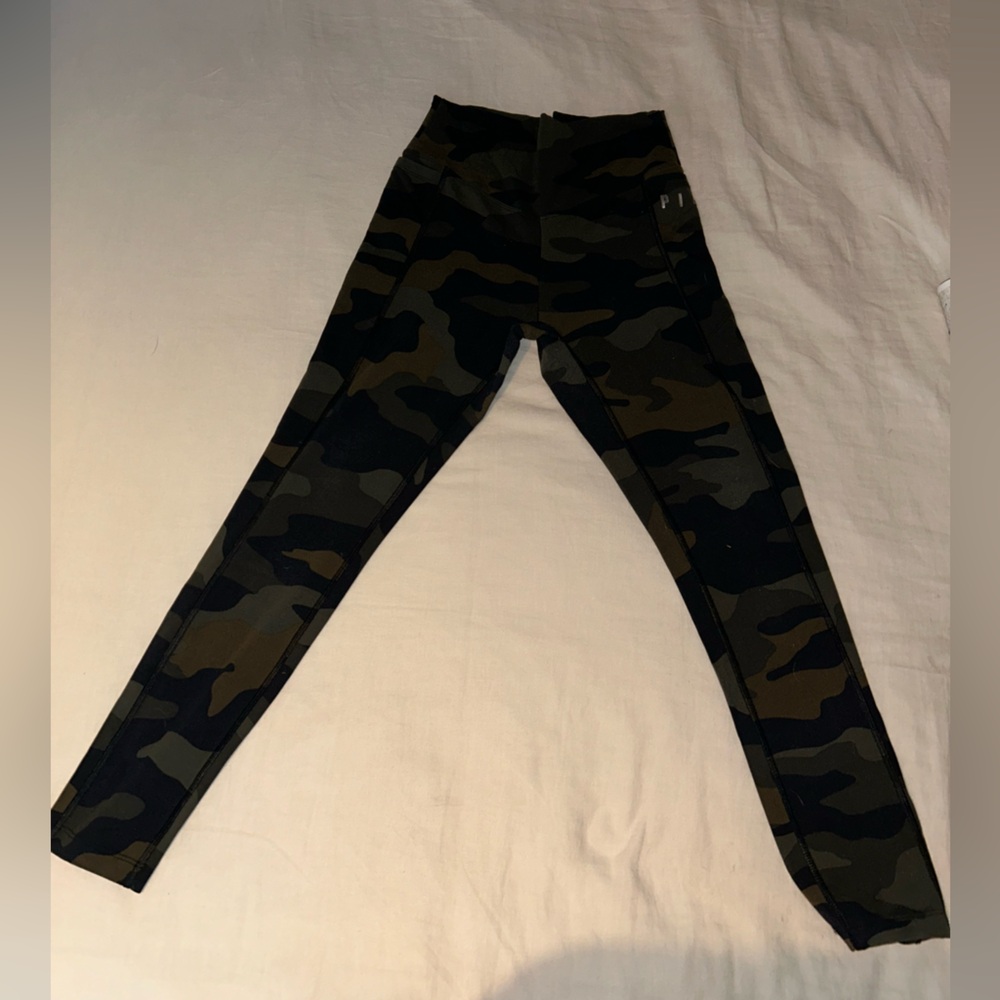 Pink ultimate camo leggings